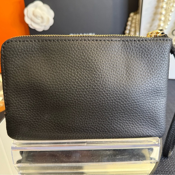 NWOT Coach Black Pebbled Leather Wristlet - Picture 2 of 10